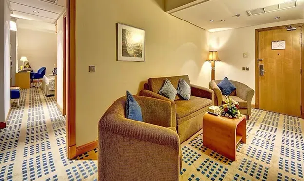 10 Nights 4 Star London Umrah Package