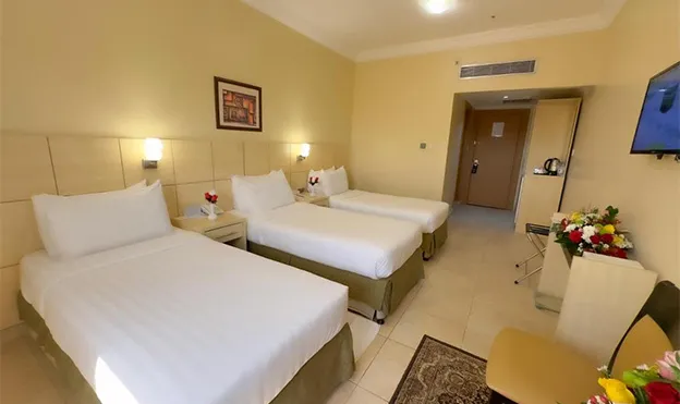 14 Nights 4 Star London Umrah Package