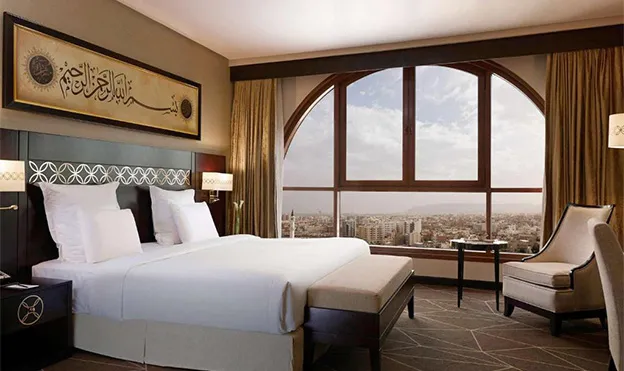 5 Nights 3 Star London Umrah Package